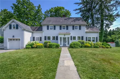 12 Old Orchard Rd, New Rochelle, NY 10804