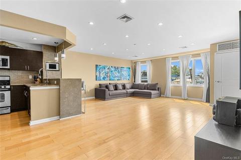 1490 Outlook Ave #1E, Bronx, NY 10465