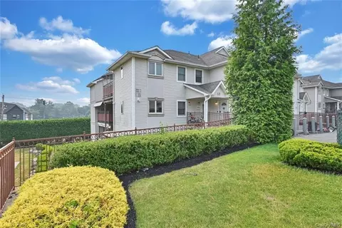 12 Wiener Dr #102, Ramapo, NY 10952