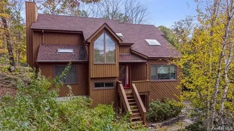 3 Maple Ct, Cortlandt, NY 10567