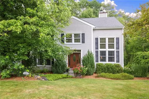 2924 Farm Walk Rd, Yorktown, NY 10598