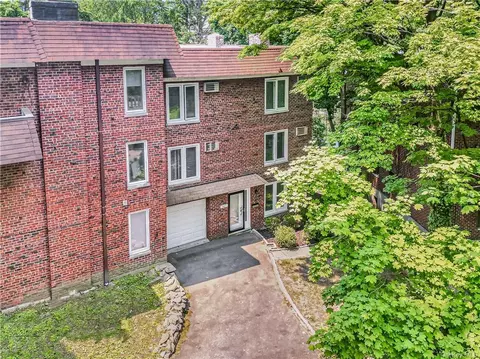 561 W 246th St, Bronx, NY 10471