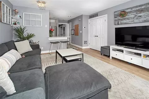 355 Old Tarrytown Rd #607, Greenburgh, NY 10603