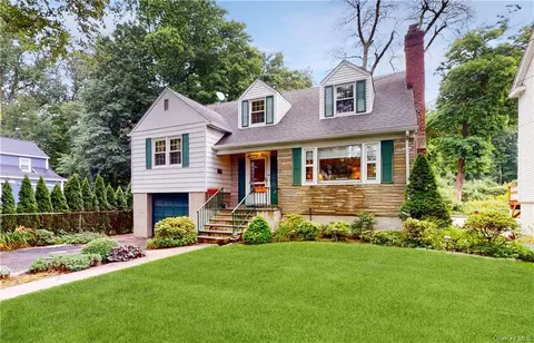 75 Marion Ave, Mount Vernon, NY 10552