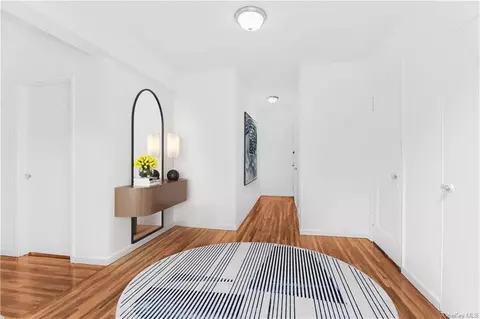 640 W 231 St #6G, Bronx, NY 10463