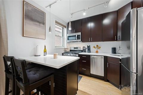 220 Berkeley Pl #1E, Brooklyn, NY 11217