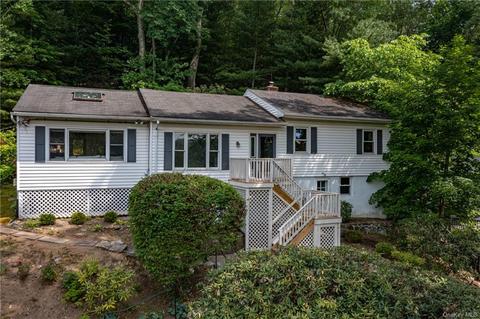 48 Forest Dr, Mount Kisco, NY 10549