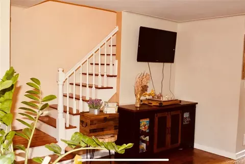 1779 Pitman Ave, New York, NY 10466