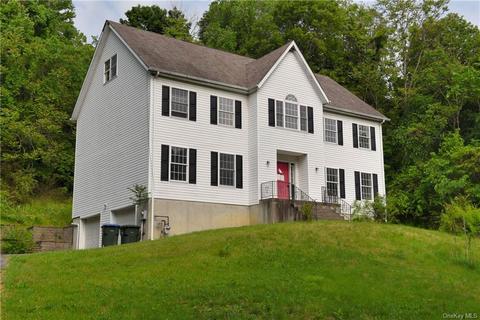81 Hambletonian Ave, Chester, NY 10918