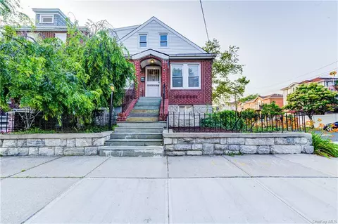 3017 Baisley Ave, Bronx, NY 10461