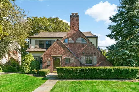 18 Idlewood Rd, White Plains, NY 10605