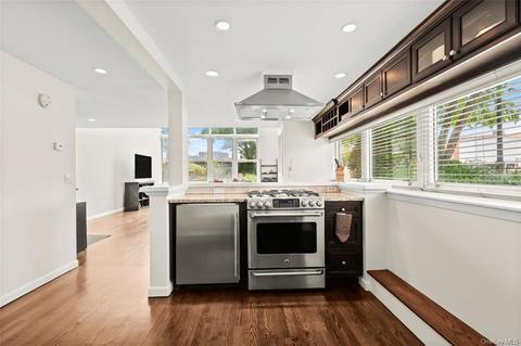 1 Landmark Sq #106, Rye, NY 10573