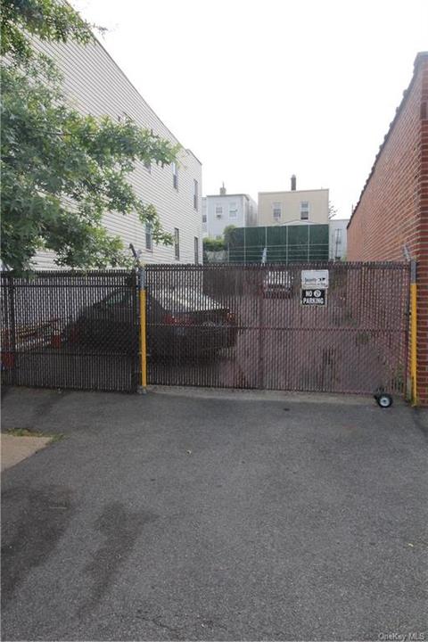 1659 Barnes Ave, Bronx, NY 10467