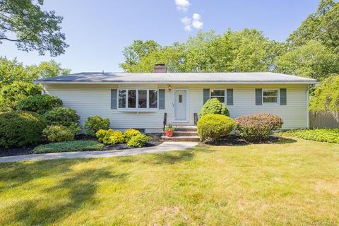 11 Robertson Dr, Orangetown, NY 10965