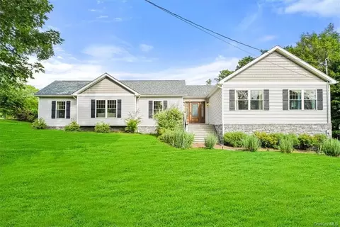 79 Susan Dr, Newburgh, NY 12550