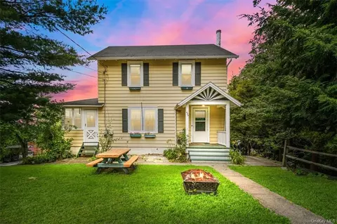 424 Depew St, Peekskill, NY 10566