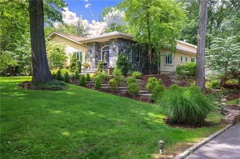 74 Whippoorwill Rd E, North Castle, NY 10504