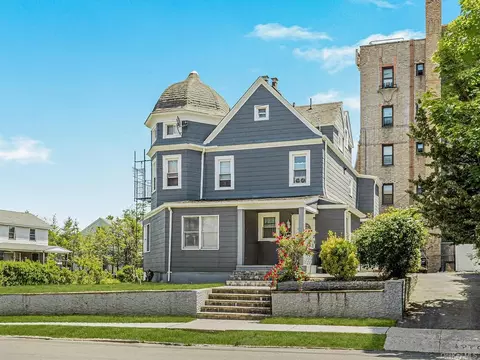 2 Euclid Pl, New Rochelle, NY 10805