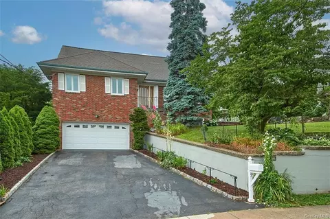 7 Pine St, Harrison, NY 10604