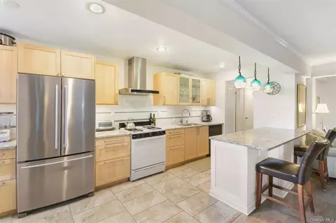 3 Remsen Rd #2H, Yonkers, NY 10710