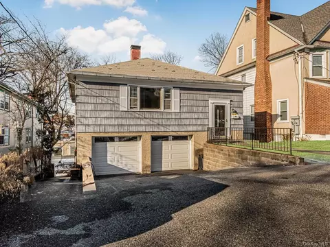 101 Robertson Ave, White Plains, NY 10606