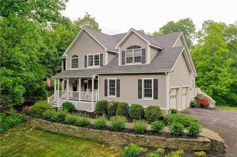 14 Erin Sue Dr, Wappinger, NY 12590