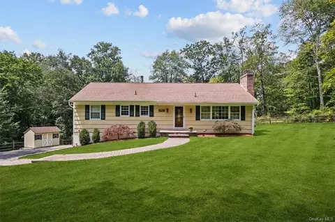 17 Lakeview Rd, North Salem, NY 10560