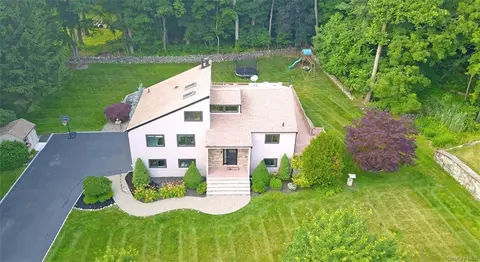 3 Nathalie Ct, Cortlandt, NY 10567