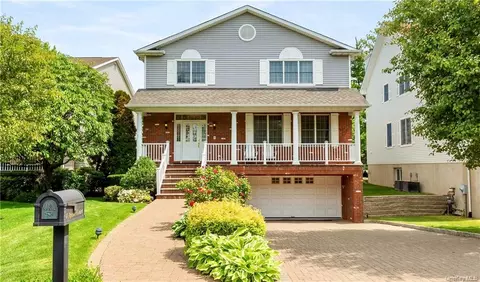 4 Apple Ct, Eastchester, NY 10709
