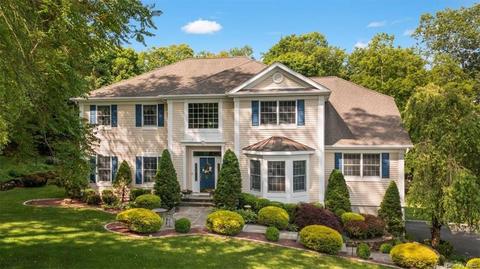 1805 Casey Ct, Yorktown, NY 10547