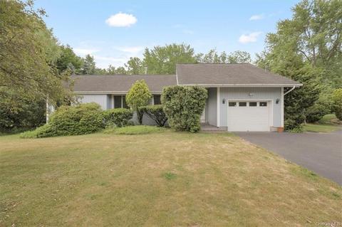 20 Starrow Dr, Newburgh, NY 12550