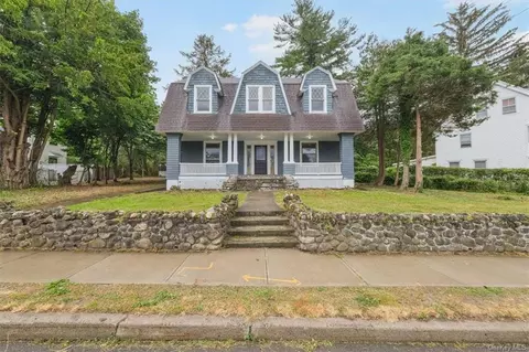 21 Academy Ave, Cornwall On Hudson, NY 12520