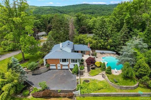 21 Orchard Cir, Ramapo, NY 10901