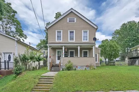 97 Watkins Ave, Middletown, NY 10940