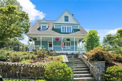 40 Dalton Rd, Yonkers, NY 10701