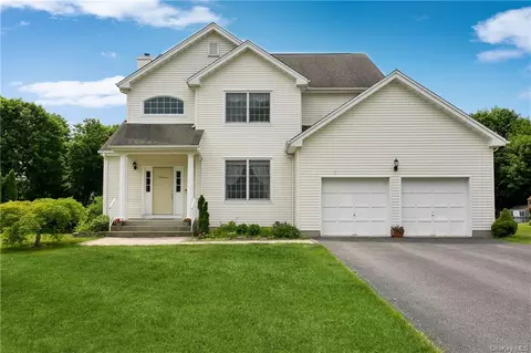 16 Chambers Dr, Baldwin Place, NY 10505