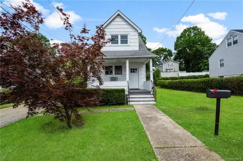 21 Robbins Ave, Greenburgh, NY 10523