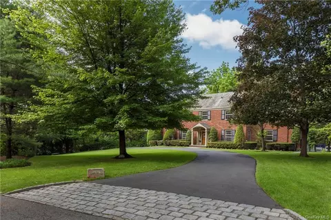 2 Pine Ter, Bronxville, NY 10708
