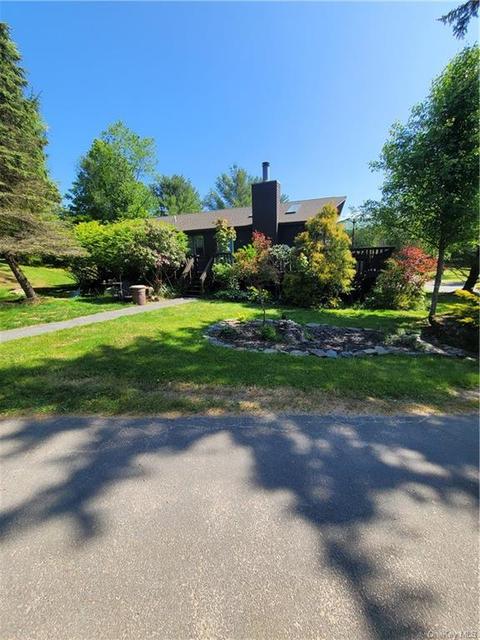 40 Post Rd, Swan Lake, NY 12783
