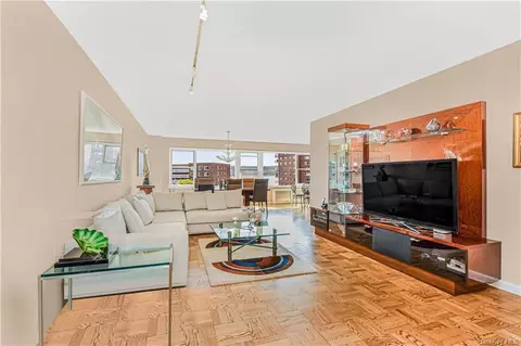 750 Kappock St #615, Bronx, NY 10463