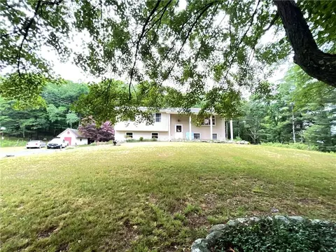739 W Kaisertown Rd, Montgomery, NY 12549