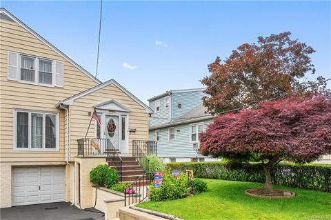 11 Ronalds Ln, New Rochelle, NY 10801