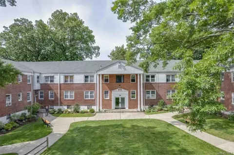 4 South Rd #1U, Harrison, NY 10528
