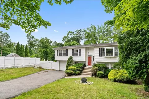 2 Poe Ct, Philipstown, NY 10524