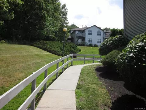 41 Natalie Ct, Monroe, NY 10950