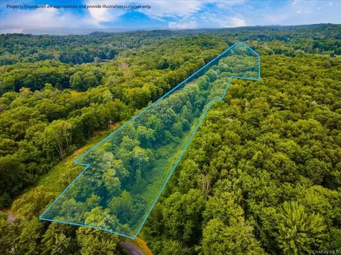 Reservoir Road, Hyde Park, NY 12580