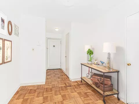 100 Park Ter W #2A, New York, NY 10034