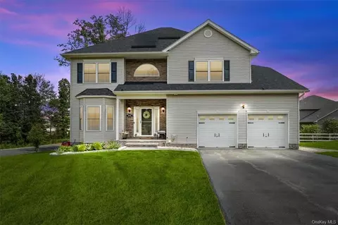3113 Betsy Ross Rdg, New Windsor, NY 12553