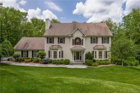 14 Pheasant Crossing Ln, Brewster, NY 10509