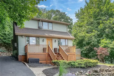 37 West St, Clarkstown, NY 10960